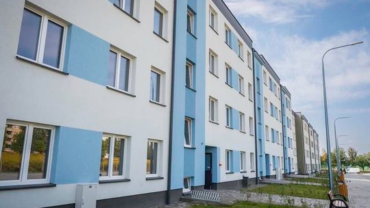 121 nowych mieszkań na Felinie. Pierwsi lokatorzy dostają klucze