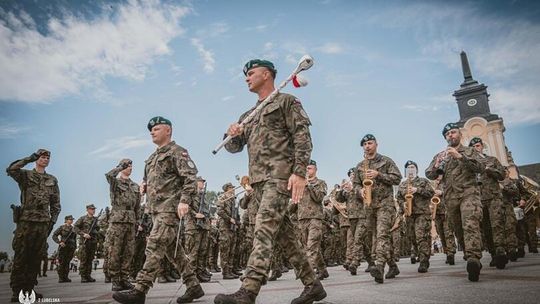 134 nowych Terytorialsów złożyło przysięgę w Radzyniu Podlaskim. To finał „Wakacji z WOT”