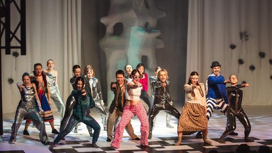 „2129” w Chatce Żaka – ostatnie spektakle pełne refleksji o przyszłości