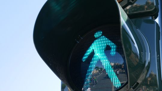 Automatyczne zielone na przejściach dla pieszych i wyłączone sygnalizacje