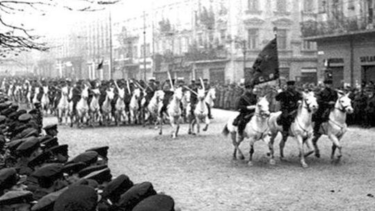 Cios w plecy - 17 września 1939 roku Polska w kleszczach wrogów