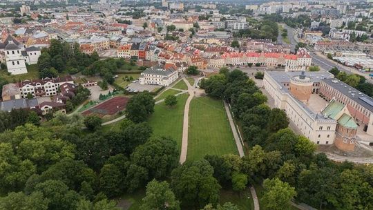 Cztery oferty w przetargu na rewitalizację Błoni pod Zamkiem