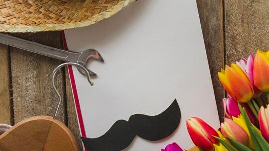 Dzień Chłopaka 2025 – skąd się wziął, co podarować i słodki przepis na prezent