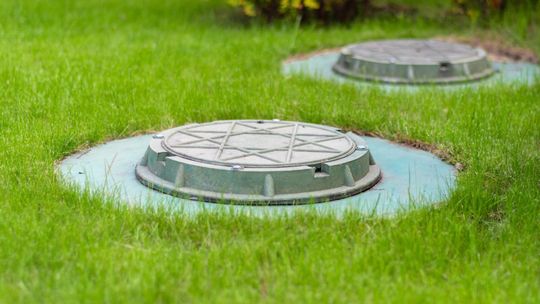 Eko-trend czy konieczność? Dlaczego przydomowe oczyszczalnie stają się standardem?