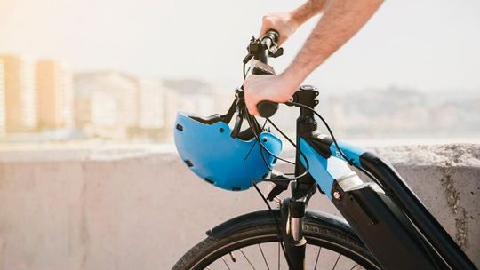 Elektryczna rewolucja na dwóch kołach – dopłaty do e-rowerów zmienią polskie ulice?