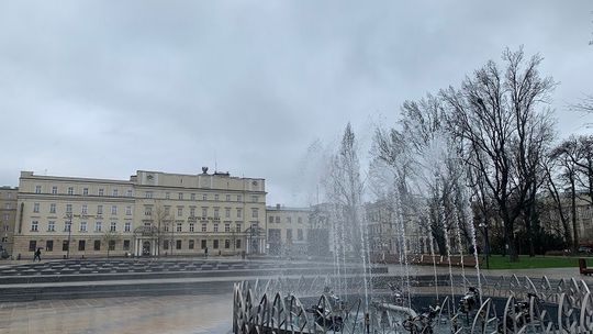 Fontanna na Placu Litewskim znów działa