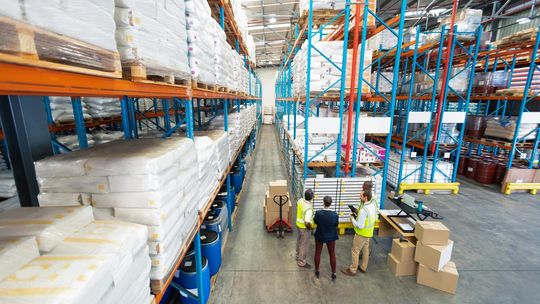 Hale magazynowe ? różnice między obiektami standardowymi a BTS