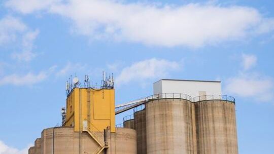 Import cementu rośnie, branża alarmuje o spadku konkurencyjności