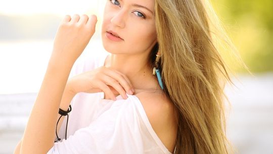 Jak działa serum z kwasem hialuronowym?