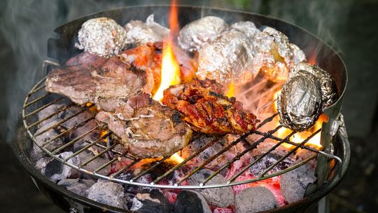 Jak zabezpieczyć i konserwować grill węglowy na sezon zimowy?