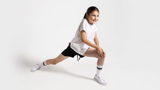 Jaki strój na WF jest najlepszy dla dziecka? Praktyczny poradnik dla rodziców