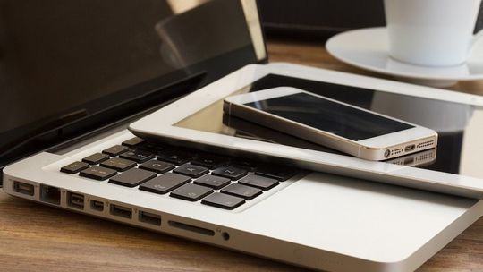 Jakie smartfony najczęściej trafiają do naprawy i co zazwyczaj się w nich psuje?