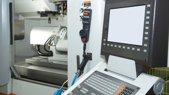 Kluczowe akcesoria CNC – co jest niezbędne?