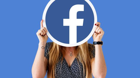 Kompletny przewodnik po reklamach na Facebooku i ich wpływie na marketing i media społecznościowe