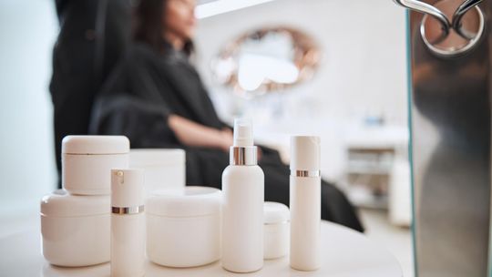 Kosmetyki do stylizacji włosów: sekret perfekcyjnej fryzury każdego dnia