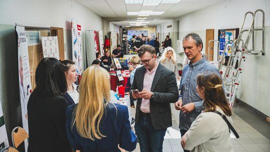 „Maszyna nie zna litości”. Wypadki w przemyśle wciąż poważnym problemem