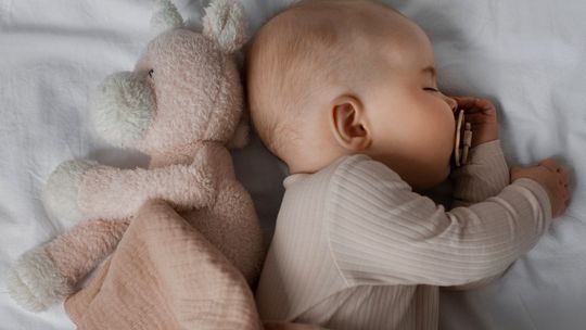 Najlepsze praktyki w zapewnieniu zdrowego snu dla dziecka