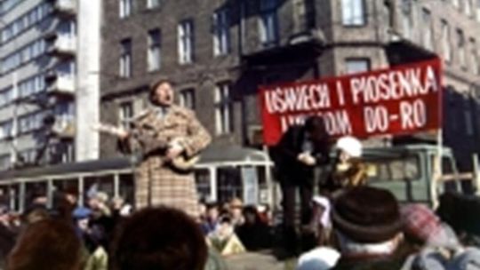 „Nie ma mocnych na te komedie – oto 10 filmów, które rozbawiły całą Polskę