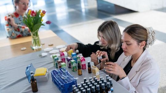 Pachnie jak kuchnia, działa na bakterie. Studenci KUL pracują nad niezwykłym preparatem