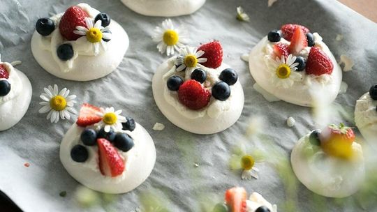 Pani Walewska, Pavlova i Charlotte. Desery, których nazwy pochodzą od kobiet