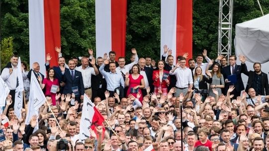„Po stronie Polski” - nowa oferta programowa Konfederacji. Politycy jeżdżą z nią po kraju 