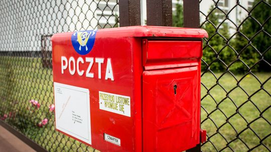 Poczta Polska z tradycyjnego operatora pocztowego przestawia się na obsługę e-handlu. Za 5 lat usługi paczkowe i kurierskie mają stanowić dużą część jej przychodów