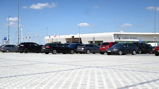 Port Lotniczy Lublin powiększył parking. Przed wakacjami przybyły 262 nowe miejsca