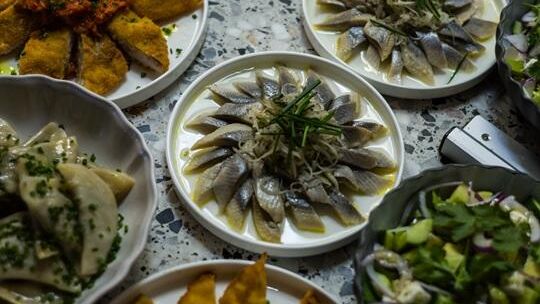 Świąteczne smaki bez pośpiechu - jak zachować tradycję i zyskać czas dzięki daniom z Bibosza