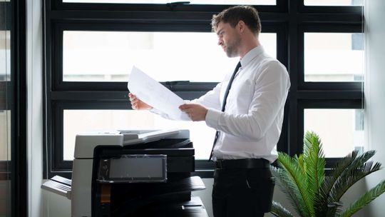 System zarządzania drukiem – Jak zwiększyć efektywność i bezpieczeństwo w biurze?