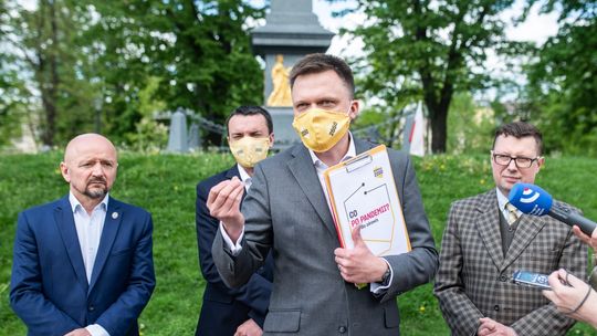 Szymon Hołownia w trasie w woj. lubelskim. 