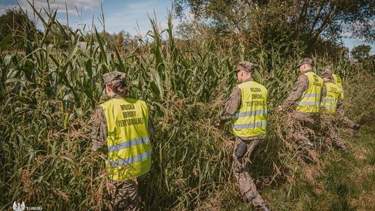 Terytorialsi zabezpieczają teren po incydencie w polskiej przestrzeni powietrznej