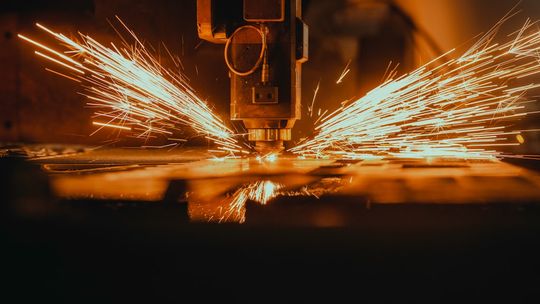 Toczenie metalu w praktyce – precyzyjne komponenty od RADMOT