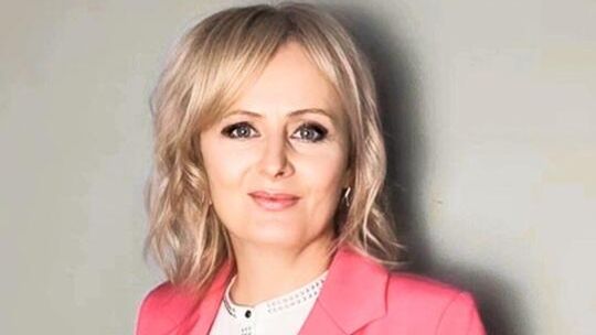 Twoja skóra po zimie jest zmęczona? Ekspertka zdradza, jak przywrócić jej blask i efekt „glow skin”