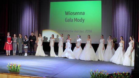 Wiosenna gala mody w Hrubieszowie – zdjęcia, wideo