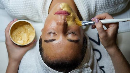 Zabiegi kwasami czy mikrodermabrazja - na co się zdecydować