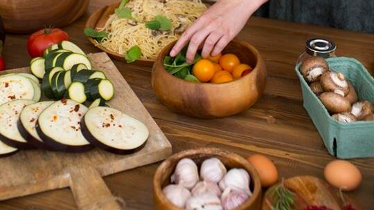 Zero waste na talerzu – jak z resztek zrobić coś pysznego