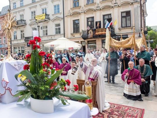 Boże Ciało to nie tylko procesja. Teolog z KUL przypomina, co jest najważniejsze