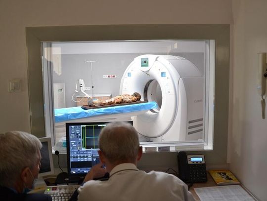 Lubelscy radiolodzy zajrzeli do wnętrza egipskiej mumii. Przełomowe badania sprzed 2 tys. lat