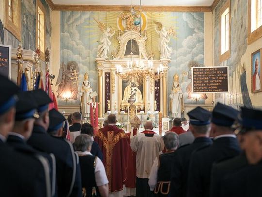 Unijne miliony uratowały zabytkowy kościół w Zofiborze. Drewniana świątynia zachwyca po remoncie