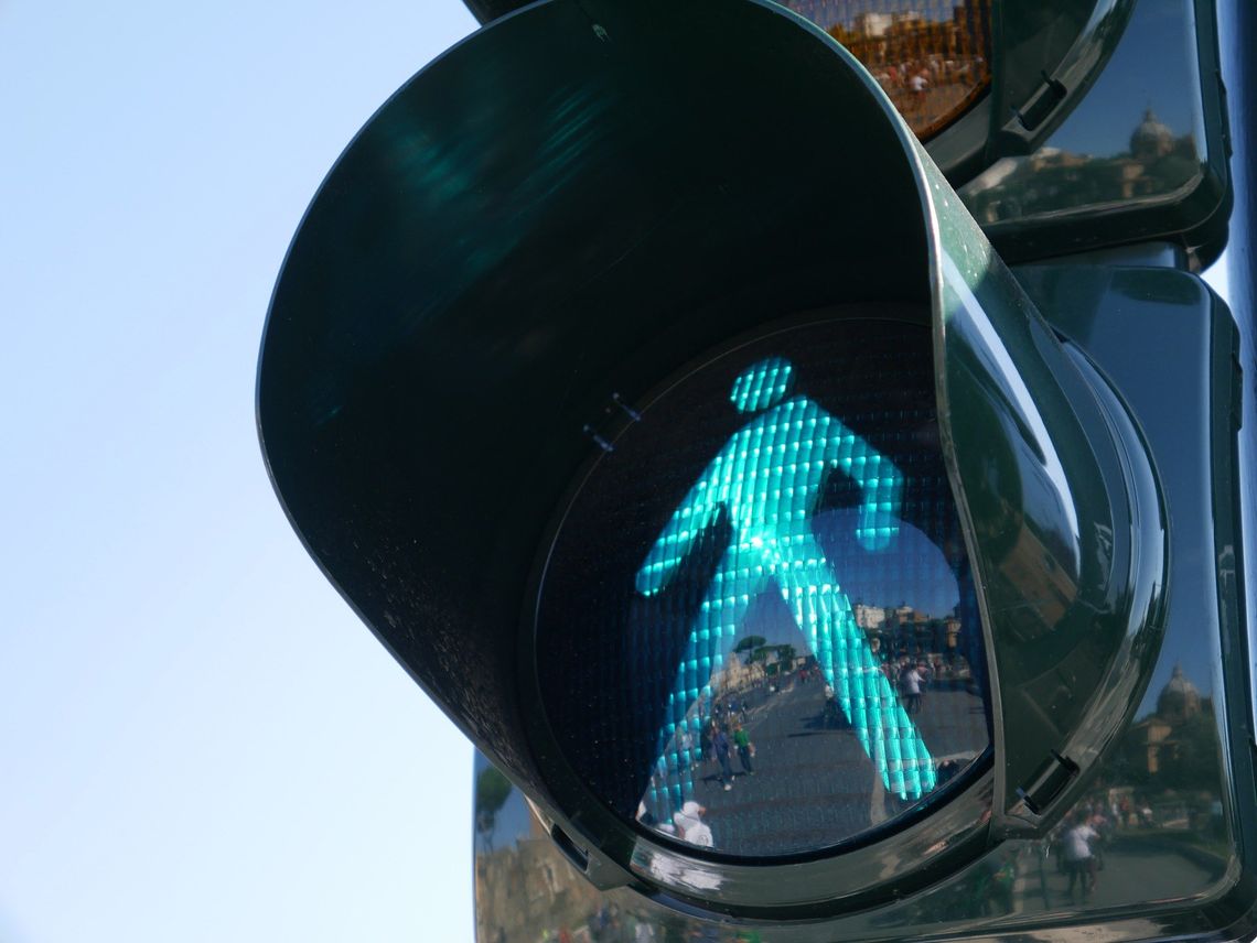 Automatyczne zielone na przejściach dla pieszych i wyłączone sygnalizacje