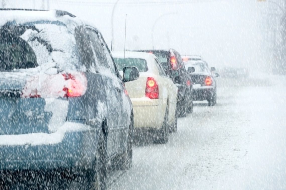 Czy wraz ze śniegiem posypią się mandaty? Sprawdź, ile może kosztować nienależycie przygotowane do jazdy auto w czasie zimy 