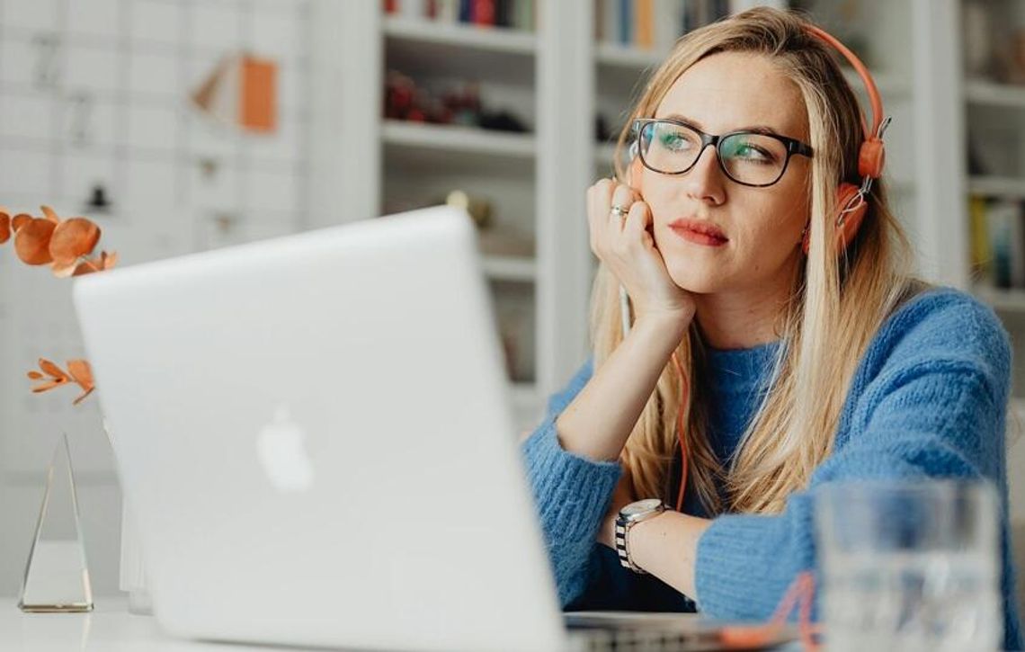 Dlaczego kobiety i millenialsi częściej chcą zmieniać pracę?