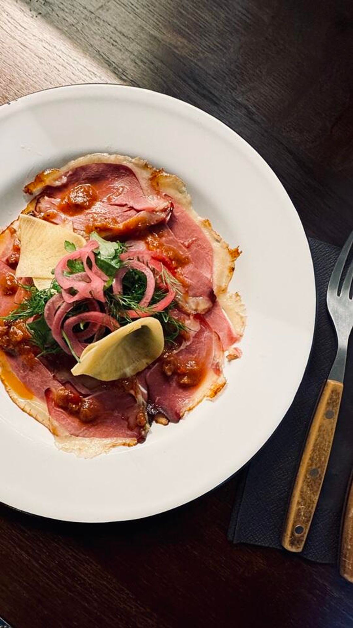 Dziki Bibosz kusi nową kartą: dziczyzna, humor i smaki, które ogrzewają zimę