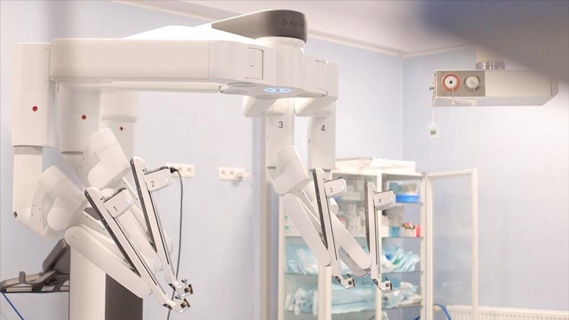 Lublin: Robot da Vinci wspiera pierwsze operacje płuc w szpitalu przy al. Kraśnickiej