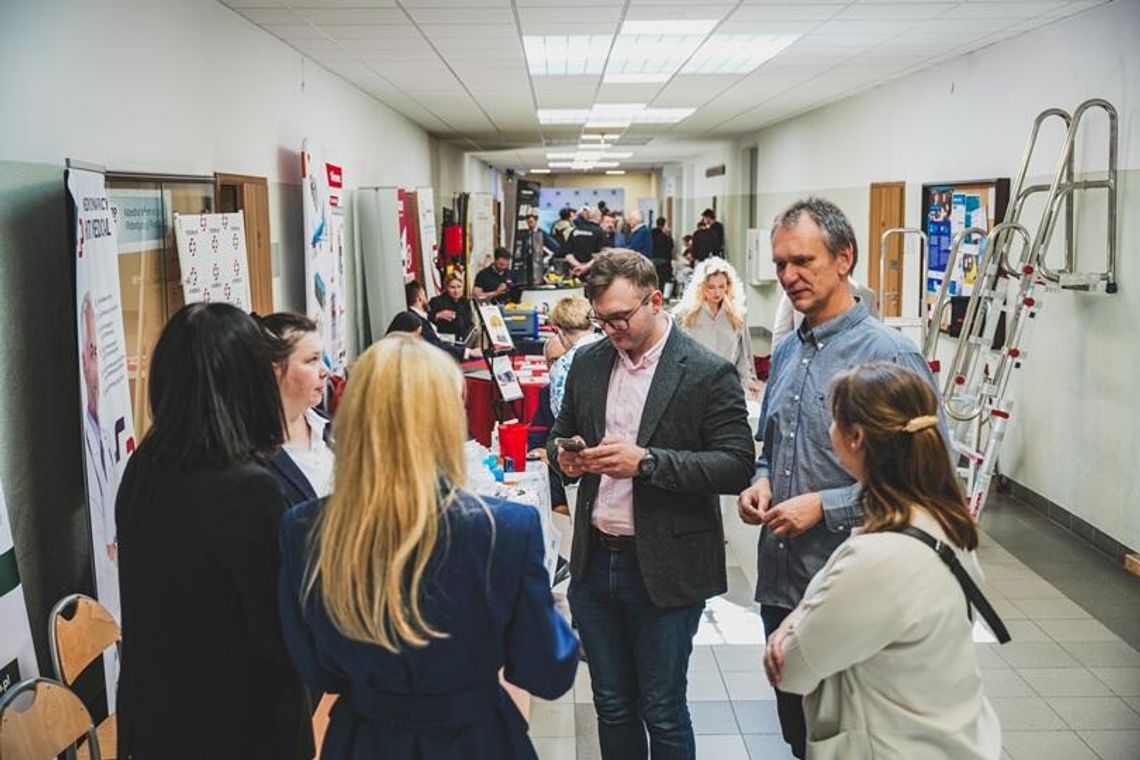 „Maszyna nie zna litości”. Wypadki w przemyśle wciąż poważnym problemem