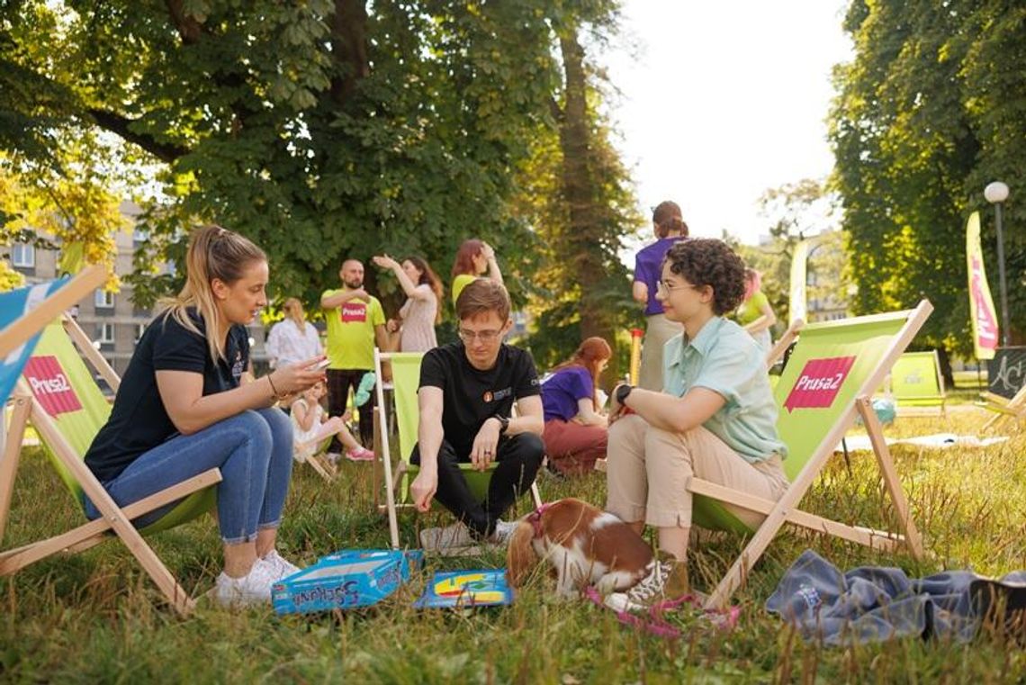 Międzynarodowy Dzień Młodzieży na Placu Litewskim – gry, hamaki i wspólna zabawa