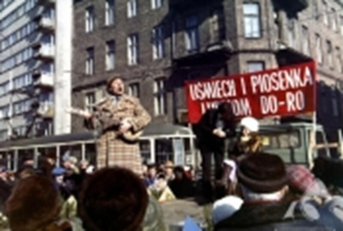 „Nie ma mocnych na te komedie – oto 10 filmów, które rozbawiły całą Polskę