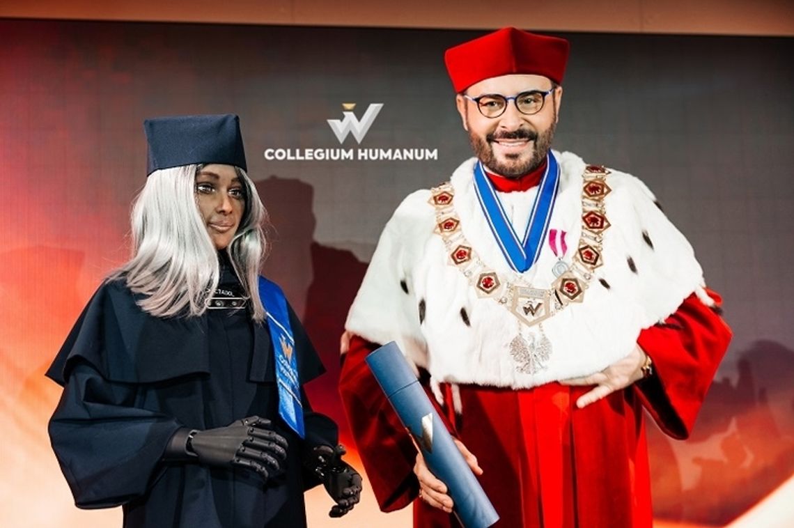 Nowa siedziba Collegium Humanum. Gwiazdą robot z tytułem profesorskim