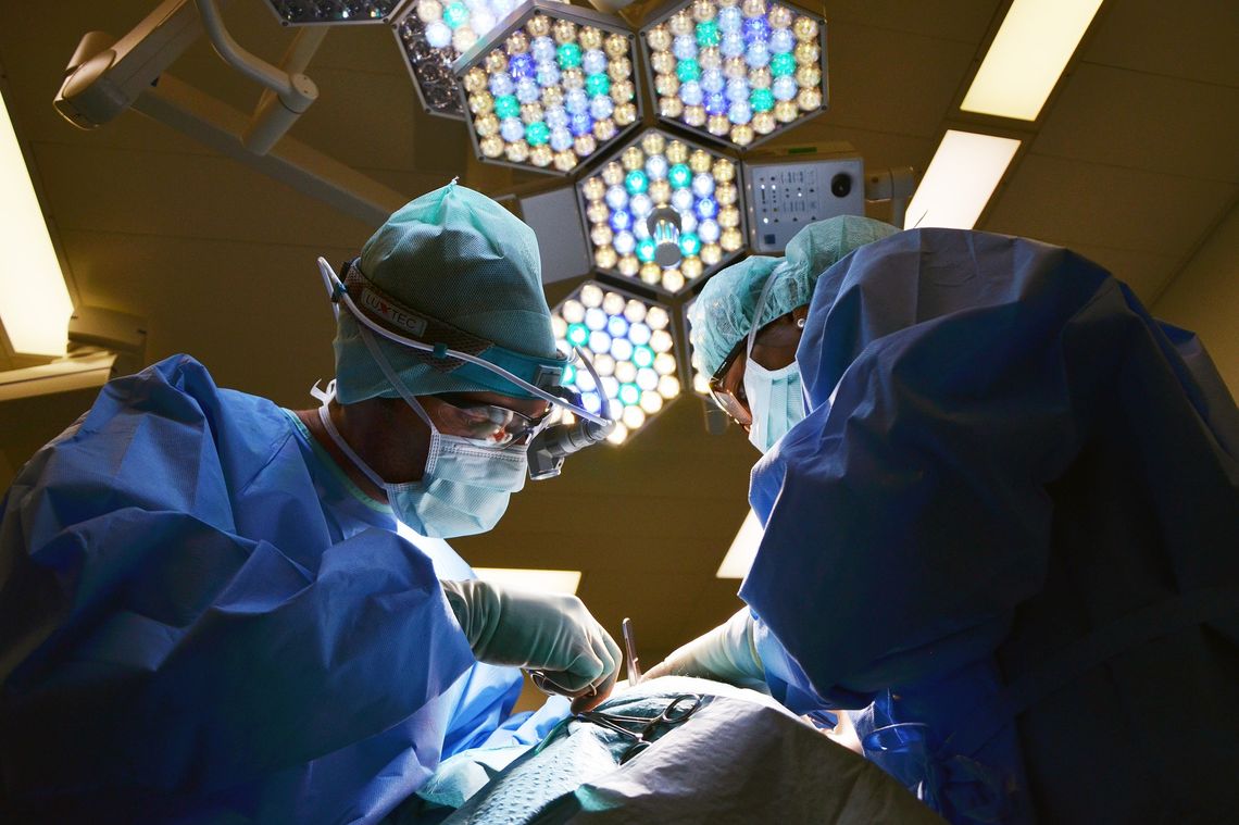 Operacje robotyczne stają się światowym standardem. Warszawski szpital ma najnowocześniejsze urządzenie tego typu