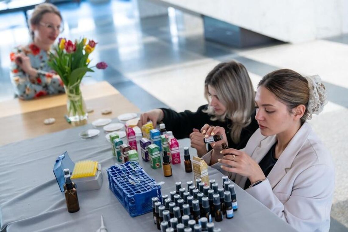 Pachnie jak kuchnia, działa na bakterie. Studenci KUL pracują nad niezwykłym preparatem